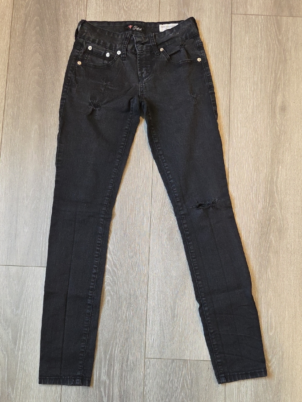 Guess Women's Black Skinny Jeans with Subtle Distressing Size 25